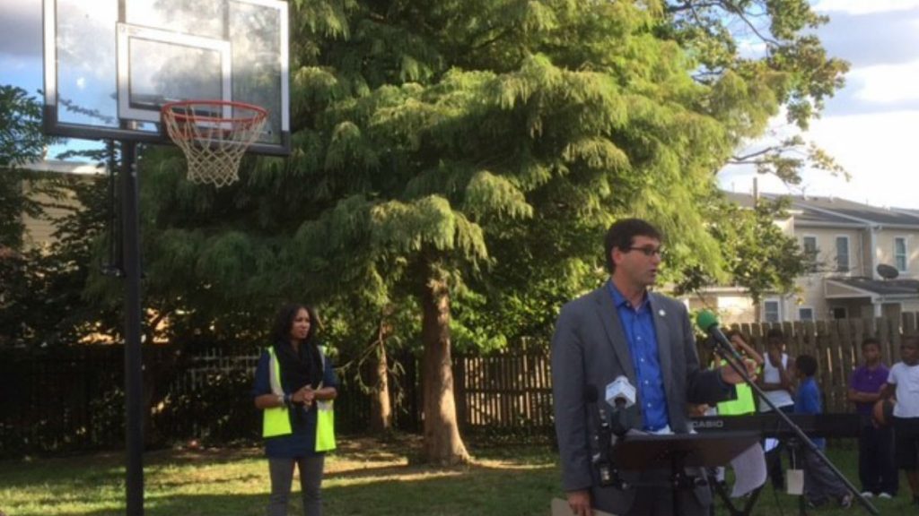 bball New Castle County Executive Matt Meyer talks about a new basketball hoop paid for by the county to replace one that was damaged by vandals. It's part of an effort to keep kids in the neighborhood out of trouble. (Zoë Read/WHYY)