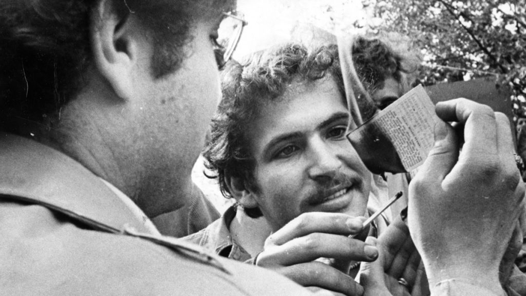 draft-dodgers-burn-card_1200x675 Two men are shown burning draft cards at a Jan 31, 1977, rally at J.F.K. Plaza. (Joseph Wasko / Courtesy of George D. McDowell Philadelphia Evening Bulletin Collection, Temple University Libraries)