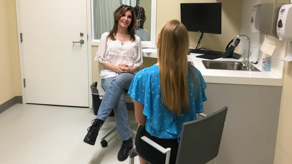 standard An NYU medical student speaks with Bianca Leigh