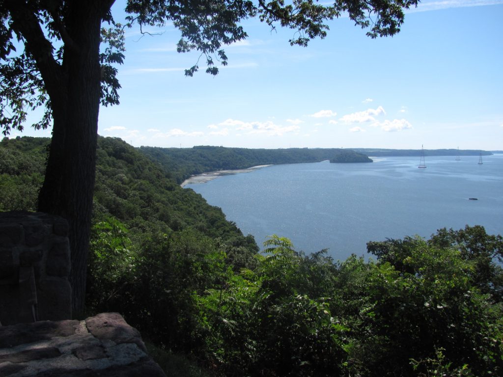 Maryland-earthquakex1200 Picturesque landscape, mountain and bay