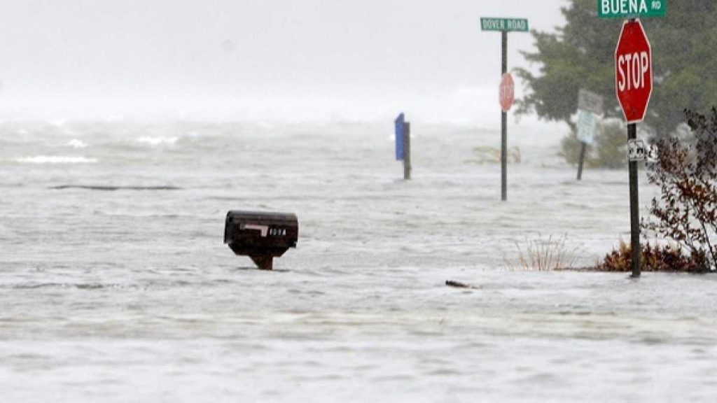 Hurricane Sandy hits delaware (Chuck Snyder for WHYY)