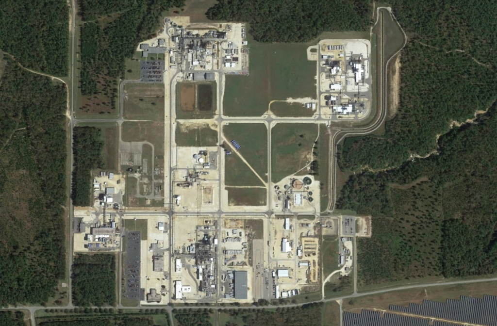 Chemours Fayettville Chemours facility in Fayettville, North Carolina seen here via Google Earth has been cited by the NC Department of Environmental Quality for an October spill.
(image via Google Earth)