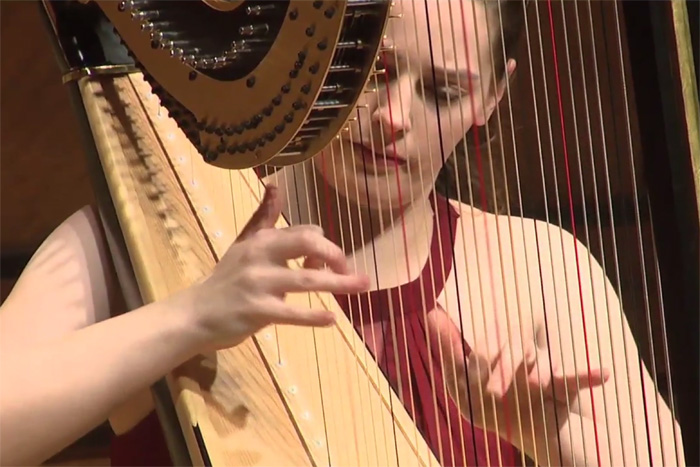 Harpist Abigail Kent