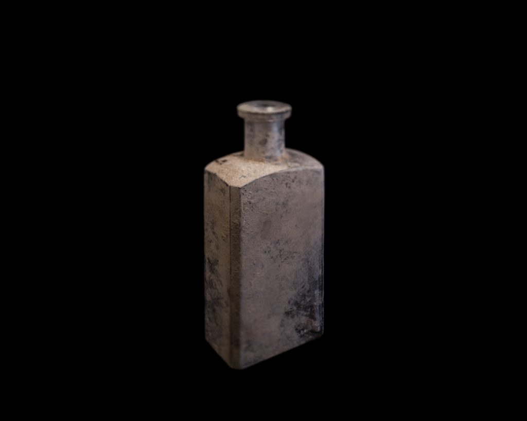 robeson_house-bottle Bottle (Photo by Wendel White)