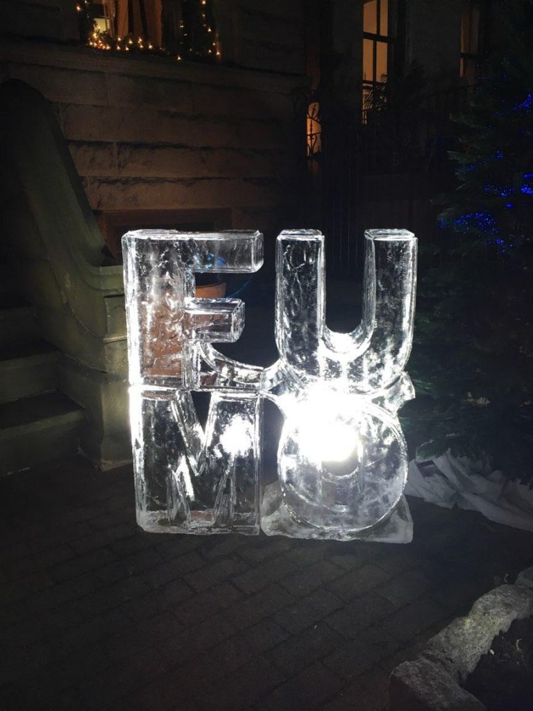 22421 Ice sculpture from former state Sen. Vince Fumo's holiday party
