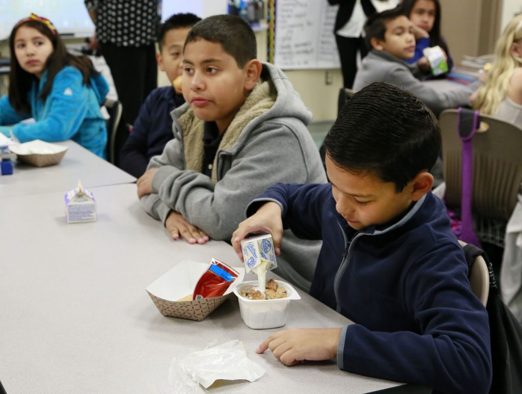 Breakfast In Class (Nick Ut/AP Photo, file)