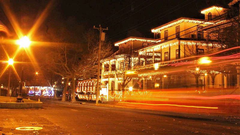 Long exposure image of a Cape May street at night. (Bill Barlow/for WHYY)