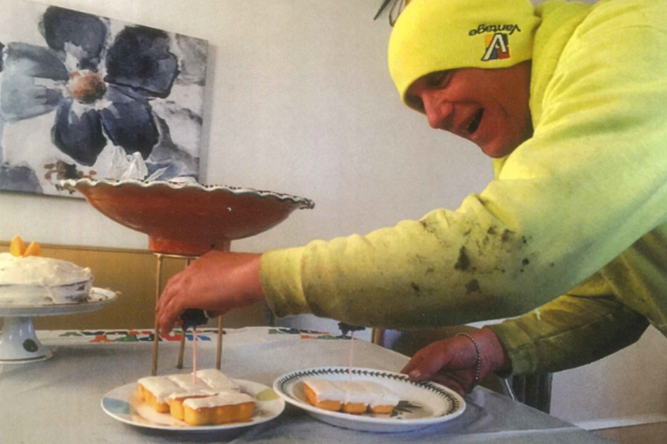 Ed Zaleski fashioned a birthday cake out of Twinkies for his former girlfriend.