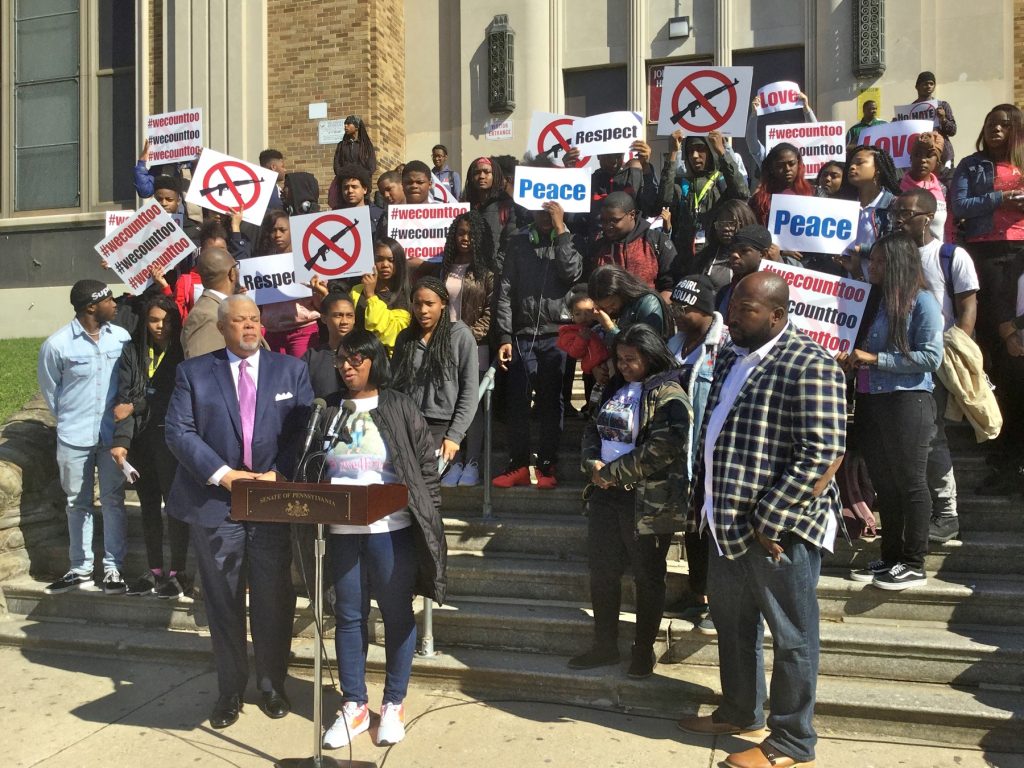 E658EE1B-D474-4CB2018 02 28-k greenberg-philadelphia bartram high school-rally against gun violence Shonda McClellan speaks about her daughter Erica, who died in November, during a rally against gun violence at Bartram High School.