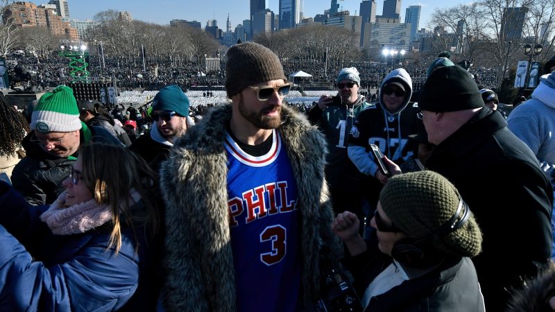 At the end of the celebrations Chris Long a handful of team players remained at the Art Museum steps to greet fans and sign autographs as hundreds of thousands fill the Parkway in Philadelphia, PA, on February 8, 2018, to celebrate the Philadelphia Eagles winning Super Bowl LII. The Eagles beat the New England Patriots by 41-33. (Bastiaan Slabbers for WHYY)