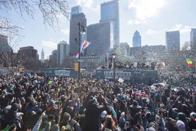 Super Bowl Parade arrives at Logan Circle. (Jonathan Wilson for WHYY)