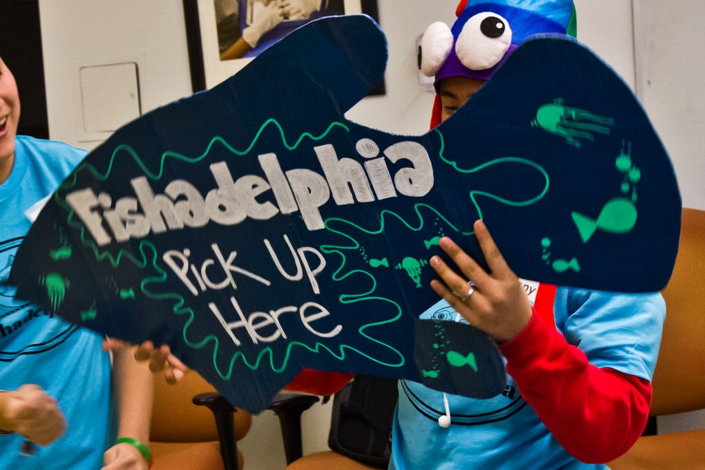 fishadelphia-2 Students at Mastery's South Philadelphia campus are part of an after school club that helps run Philadelphia's first CSF. (Kimberly Paynter/WHYY)
