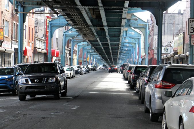 The Market-Frankford El marks the western border of East Kensington. (Emma Lee/WHYY)