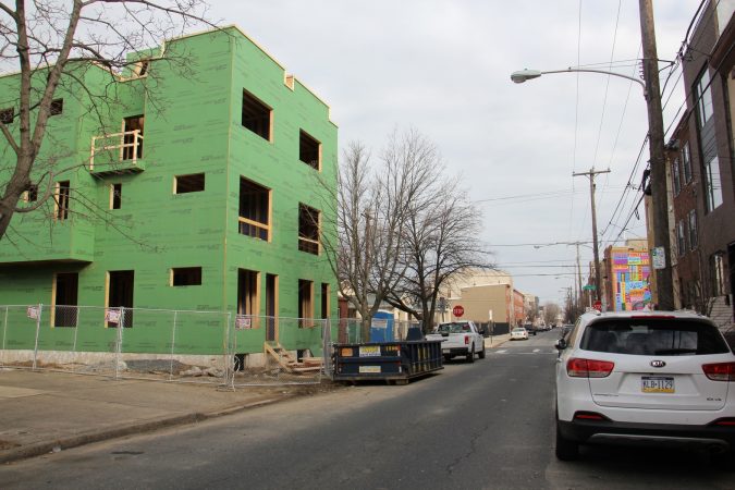 New construction on Ellsworth Street in Point Breeze. (Emma Lee/WHYY)
