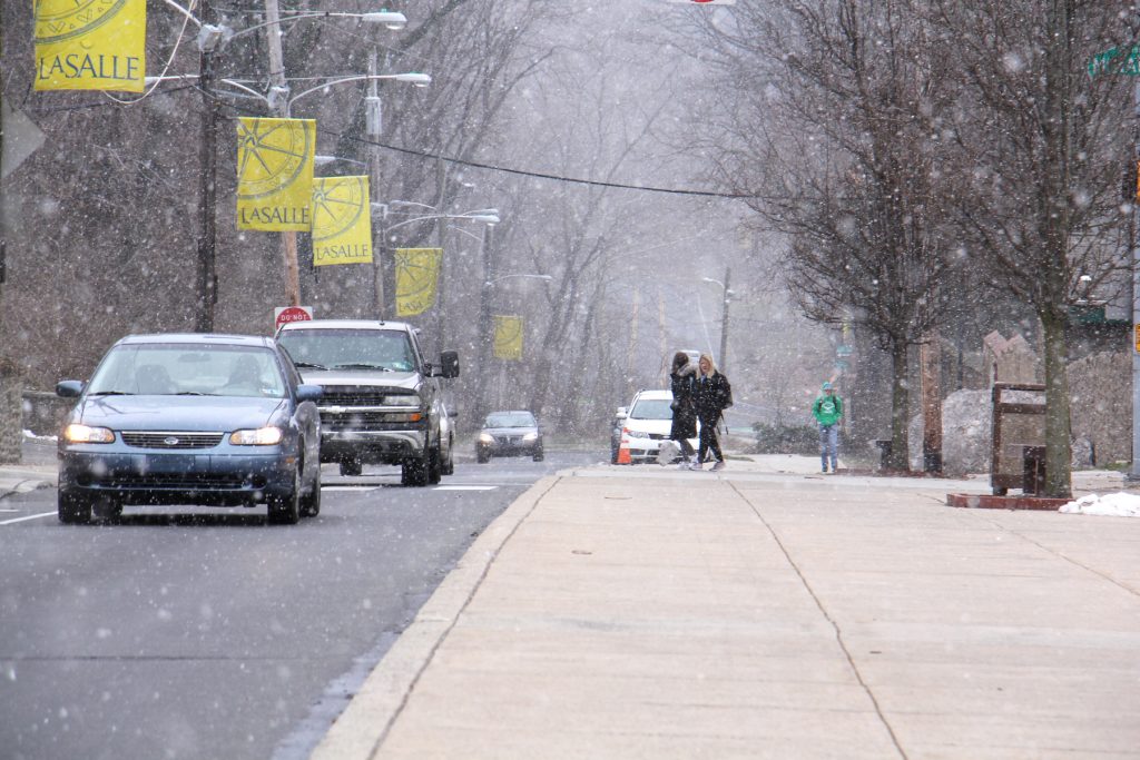 2018 03 20-e lee-philadelphia la salle university-snow Snow falls on the La Salle University campus in Philadelphia. (Emma Lee/WHYY)