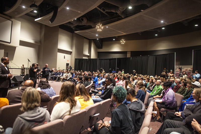 40834626611_66fc40bbcd_k Austinites gathered at the Greater Mount Zion Baptist Church last night after three bombings have killed two people this month.
ANDREA GARCIA FOR KUT