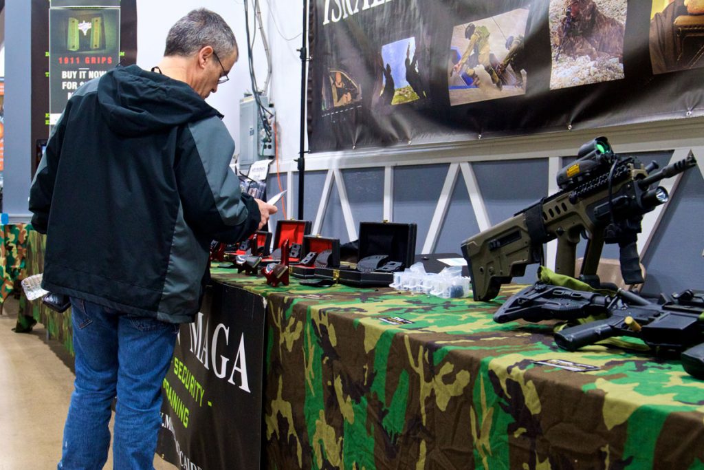 20180324_Gun_Show_BS1408_06__BAS1416_SFW_3x2 gun show