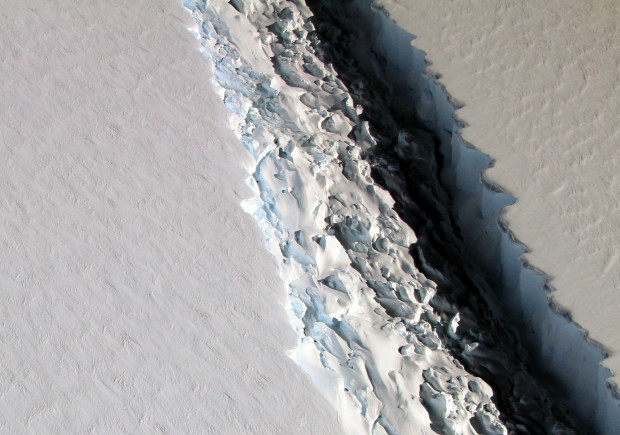 AP_170066171115501-620×435 FILE PHOTO: This Nov. 10, 2016 aerial photo released by NASA, shows a rift in the Antarctic Peninsula's Larsen C ice shelf. (JOHN SONNTAG/NASA VIA AP)