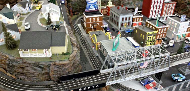 SEPTA6 Model train displays on display at SEPTA's gift shop