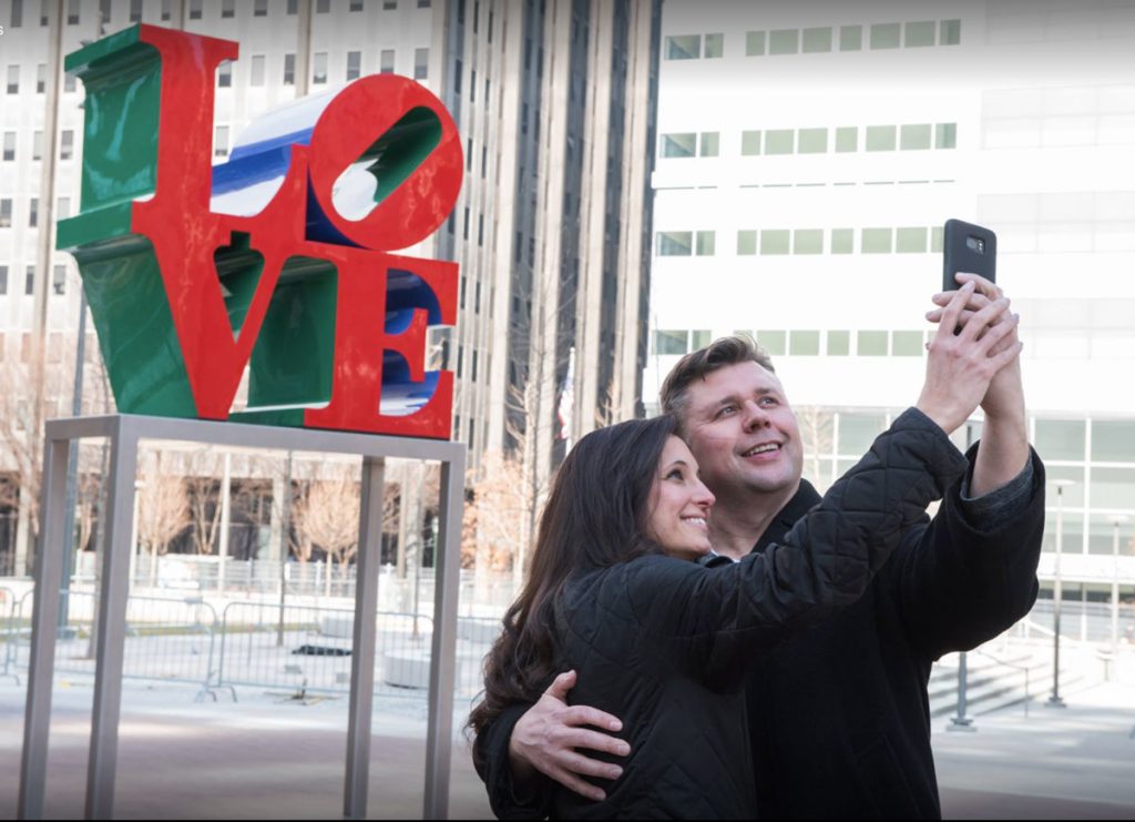 a-couple-poses-at-love-park-in-february.original A couple poses at Love Park in February. (Courtesy of Philadelphia Department of Parks and Recreation)