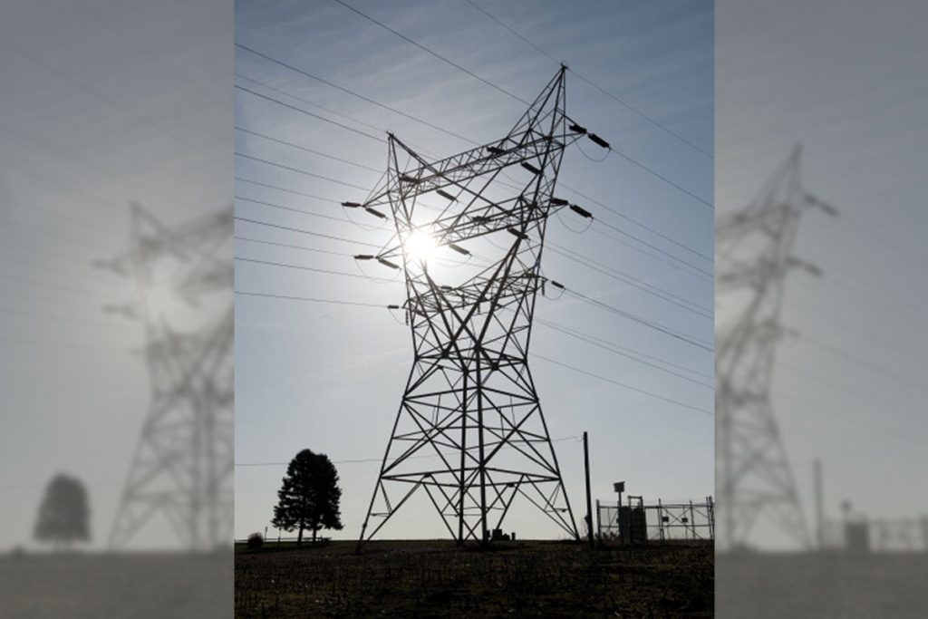 SIPAGETTYgridx1200 Towers carrying electricity in Lancaster County, Pennsylvania from the Peach Bottom Atomic Power Station, a nuclear power plant in Delta, Pennsylvania. (Stan Honda / AFP/Getty Images)