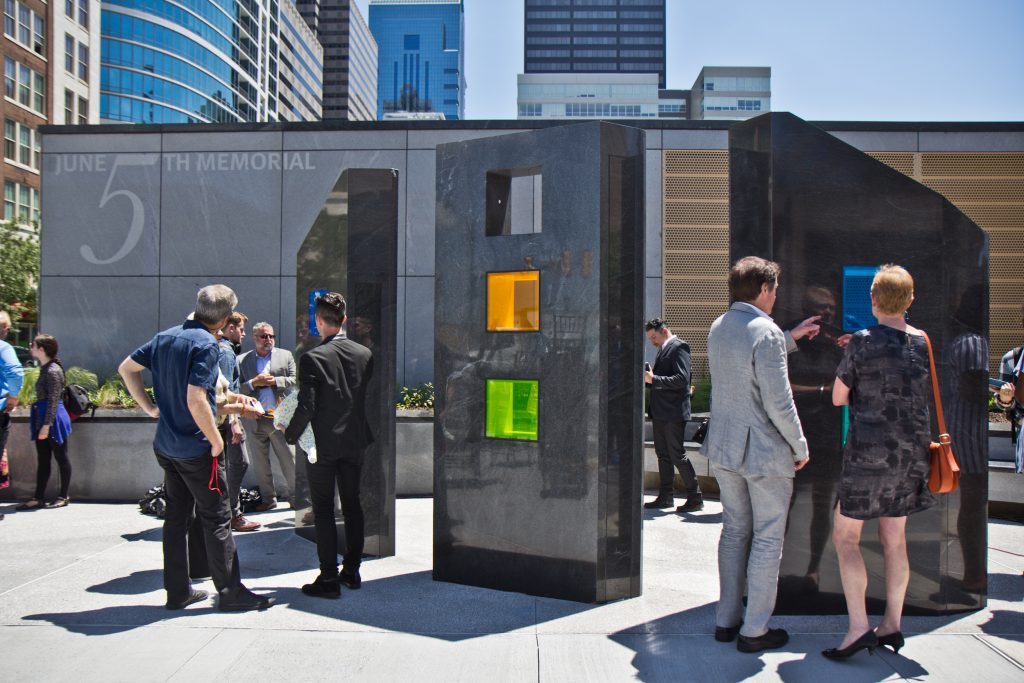 2018 6 5 k paynter memorial dedication building collapse 22nd market-2 A memorial is dedicated on the fifth anniversary of a building collapse at 22nd and Market Streets that killed six people. (Kimberly Paynter/WHYY)