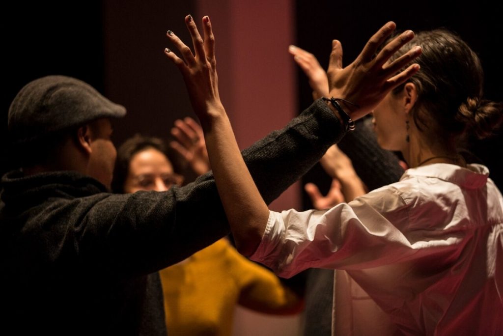675 Audience and cast involved in a performance of