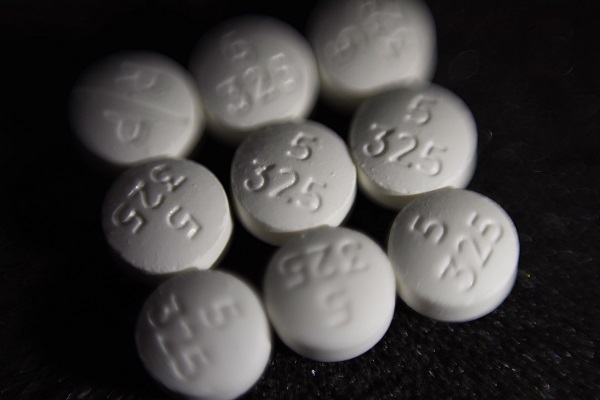 Doctors are working to prescribe fewer opioids in Delaware. (Patrick Sison/AP Photo, File)