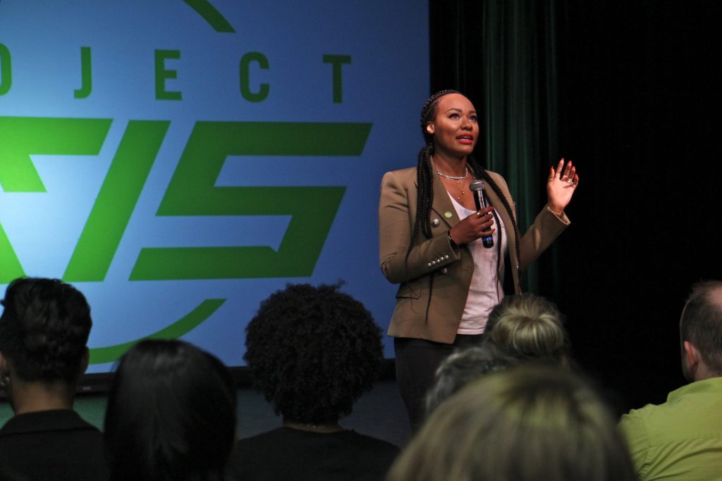 2018 08 28-e lee-michi marshall-philadelphia string theory charter school-mental health first aid Michi Marshall, wife of NFL wide-receiver Brandon Marshall, talks about her husband's mental illness during a day of mental health first aid training for teachers at String Theory Charter School.