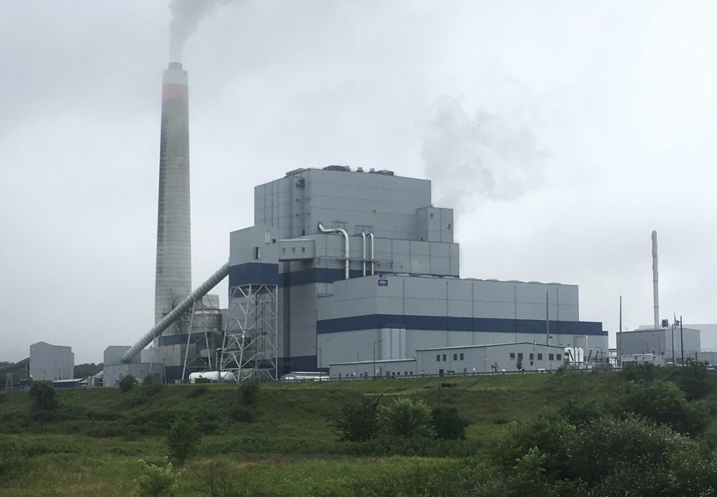 Rick Perry Coal The Longview Power Plant in Maidsville, W.Va.,Thursday, July 6, 2017. Operators of the coal-burning plant, a new plant that began producing power in 2011, report higher efficiency and lower emissions than other U.S. coal-fired power plants. (Michael Virtanen/AP Photo)