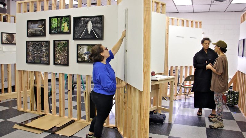 The Women's Mobile Museum sets up at Juniata Park Boys and Girls Club. (Emma Lee/WHYY)