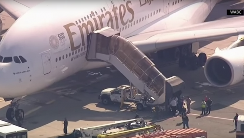 Screen Shot 2018-09-05 at 11.12.07 AM Plane lands at JFK with dozens of sick passengers (AP video)