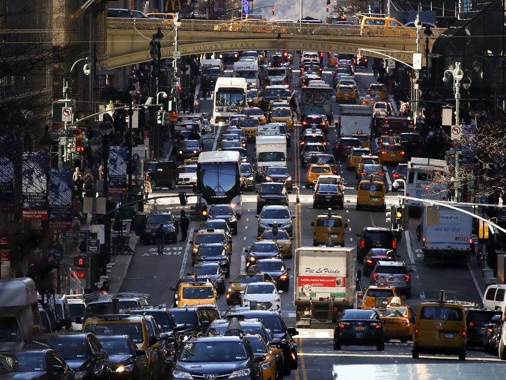 The average American commute increased to 26.9 minutes in 2017 from 26.6 minutes the year before, according to new data from the U.S. Census Bureau’s American Community Survey. The average American commute increased to 26.9 minutes in 2017 from 26.6 minutes the year before, according to new data from the U.S. Census Bureau's American Community Survey. (Drew Angerer/Getty Images)