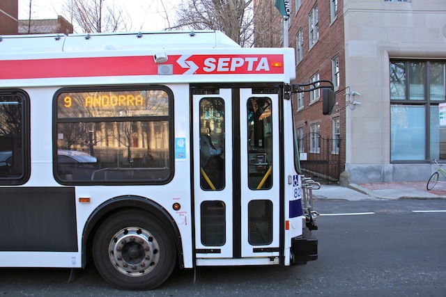 2018 03 26-e lee-philadelphia walnut street-septa route 9 bus the worst A SEPTA bus travels west on Walnut Street. Route 9 is the worst SEPTA bus route for time performance. (Emma Lee/WHYY)