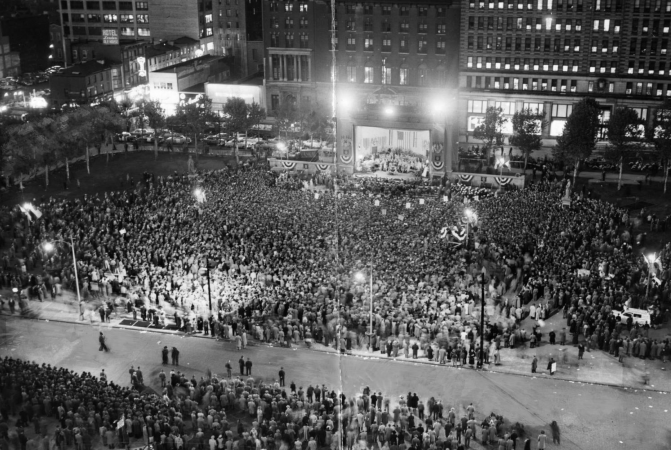 1952: Crowd jams Reyburn Plaza for President Truman's speech, Evening Bulletin | Special Collections Research Center, Temple University Libraries, Philadelphia, PA