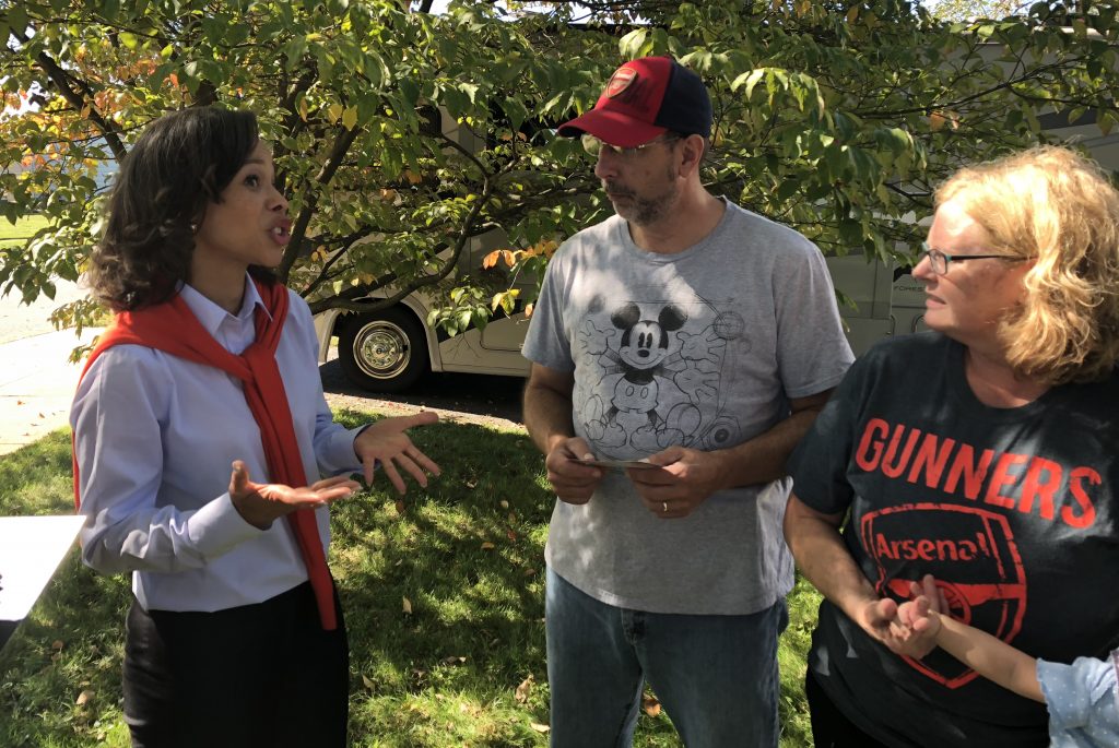 Blunt Rochester on campaign trail U.S. Rep. Lisa Blunt Rochester campaigns in Hockessin at the home of Cliff and Ann Dempsey. The Democrat is seeking her second two-year term. (Cris Barrish/WHYY)