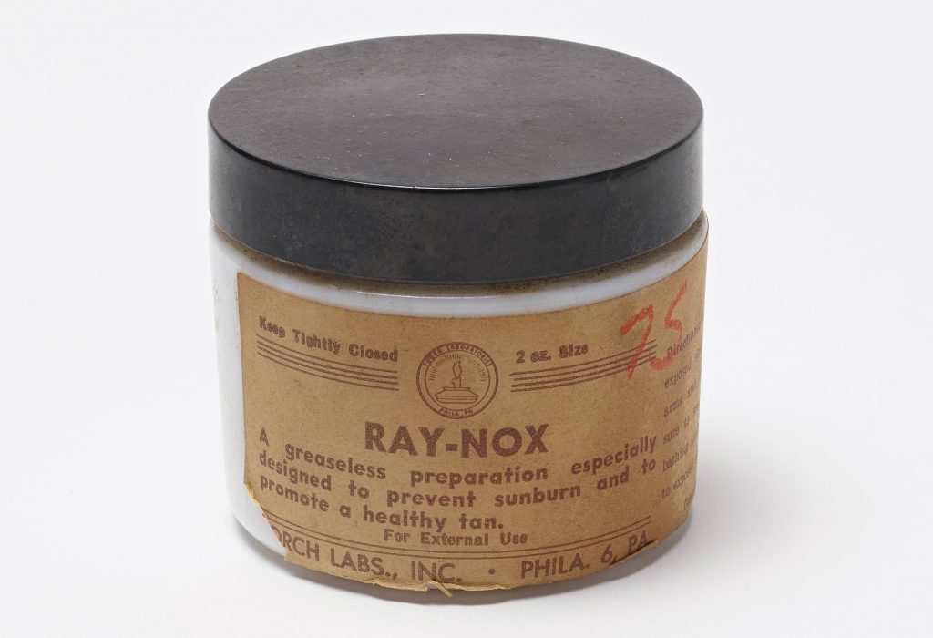 raynox1 Courtesy of the Science History Institute