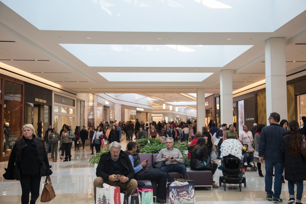 11 23 2018-e cohen – black friday shoppers – king of prussia mall-15 Shoppers pass through the new indoor luxury thoroughfare that now connects both buildings of the King of Prussia Mall on Black Friday in Pennsylvania November 23rd 2018. (Emily Cohen for WHYY)