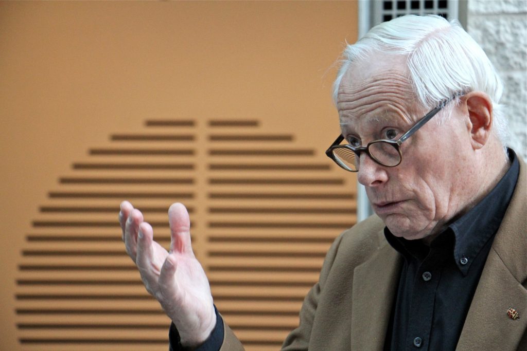 2018 11 16-e lee-dieter rams-philadelphia art museum-design exhibit lead German designer Dieter Rams speaks about the exhibit at the Philadelphia Museum of Art surveying his career. (Emma Lee/WHYY)