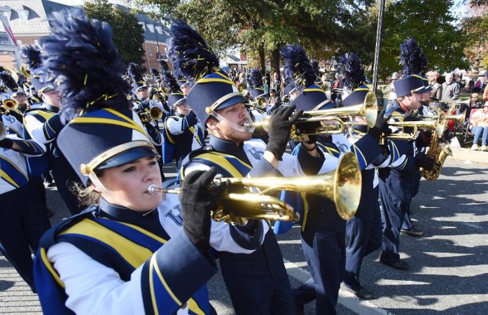 The University of Delaware marching band performs in the Return Day parade. (Chuck Snyder/for WHYY)