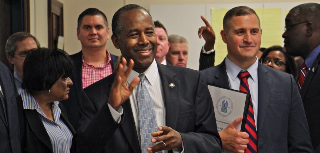 2017 09 19-e lee-philadelphia vaux high school-ben carson-ribbon cutting Housing and Urban Development Secretary Ben Carson visits the newly opened Vaux Big Picture High School in North Philadelphia, praising ''public-private partnerships.'' (Emma Lee/WHYY)