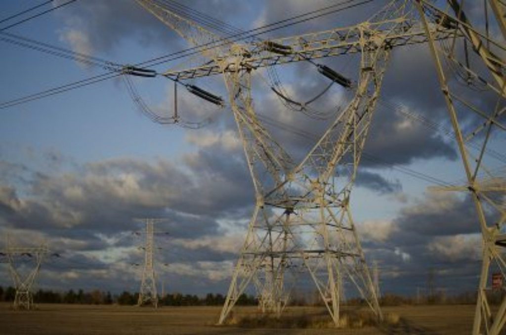 powerlines-1920×1272 One analysis has found that joining the nation’s separate power grids could have significant benefits. (StateImpact Pennsylvania)