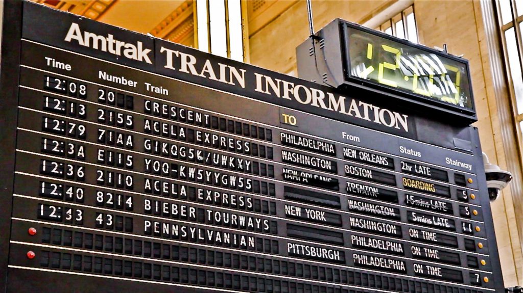 2018 12 6 k paynter amtrak sign Philadelphia's famous flipping schedule board will be replaced by a digital sign in 2019.