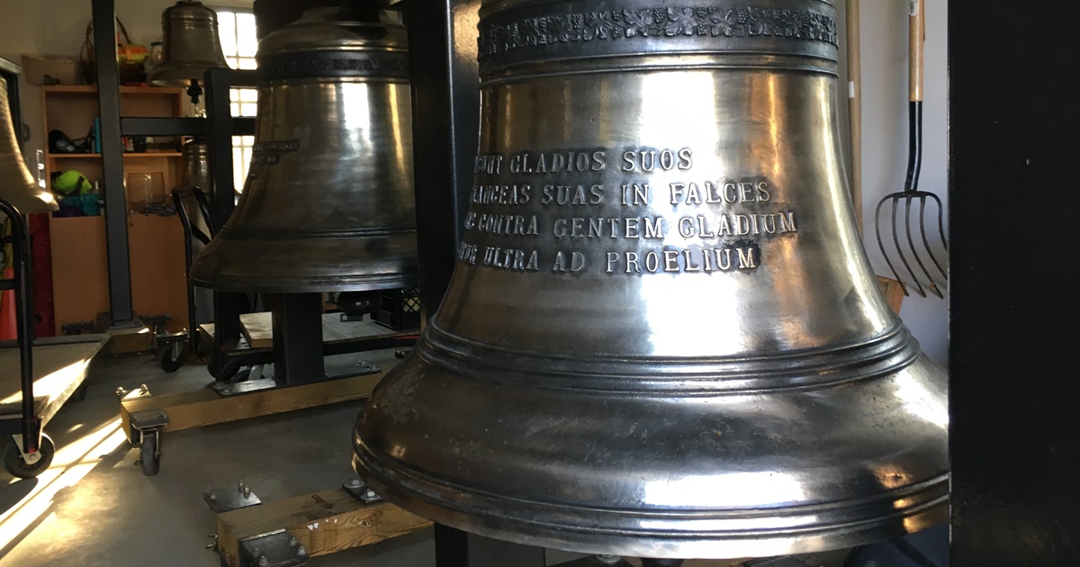 Delaware Symphony rings in the holidays with large bell donation