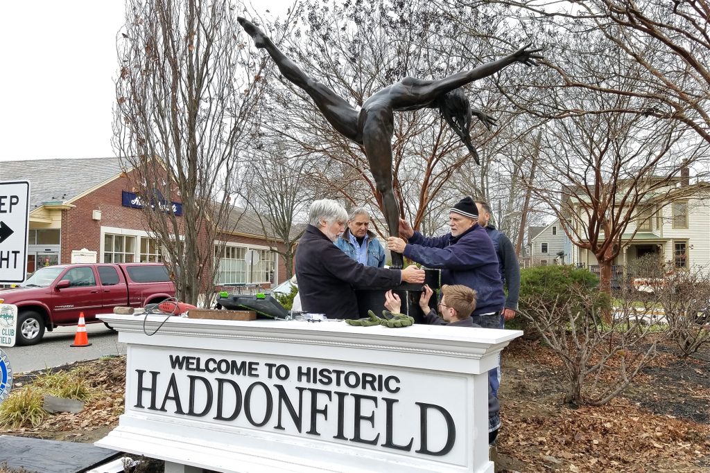 2019 01 02-p crimmins-haddonfield-public sculpture ballerina Members of the Haddonfield Outdoor Sculpture Trust install
