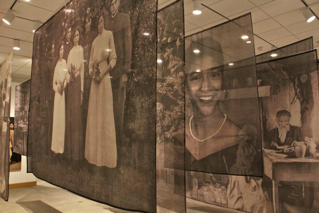 2019 01 10-e lee-allentown art museum-carrie mae weems strategies of engagement Photos printed on muslin create overlapping visual narratives in Carrie Mae Weems's work,