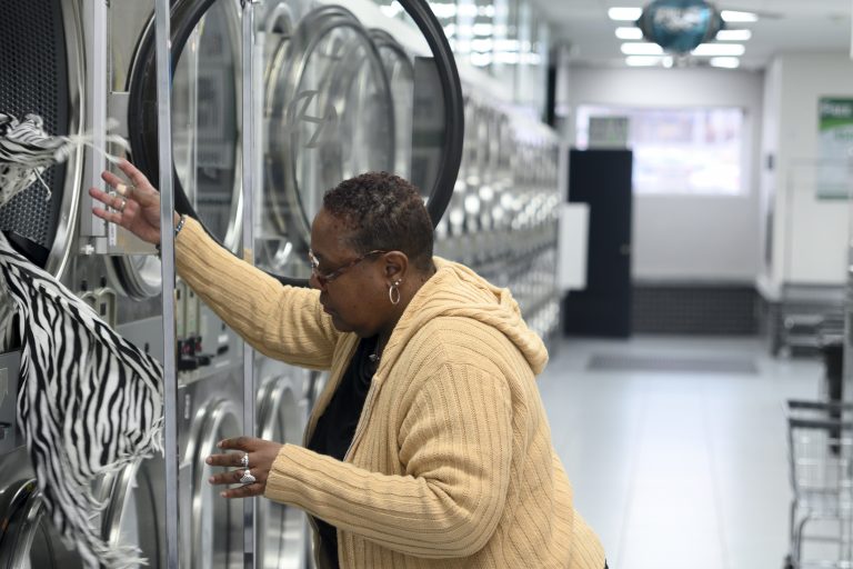 Venita Bracy at a laundromat in Northeast Philadelphia, on Feb. 15, 2019. (Bastiaan Slabbers for WHYY)