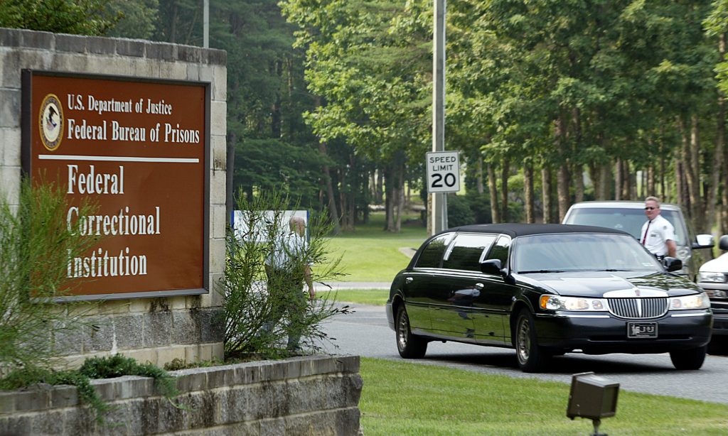 DURST A black limousine leaves the Federal Correctional Institution (FCI) in Fairton, N.J., Friday, July 15, 2005. (Tim Larsen/AP Photo)