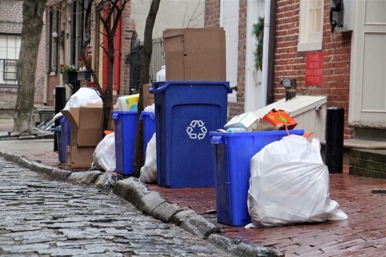 Recycling bins on Cuthbert Street in Philadelphia. (Emma Lee/WHYY)