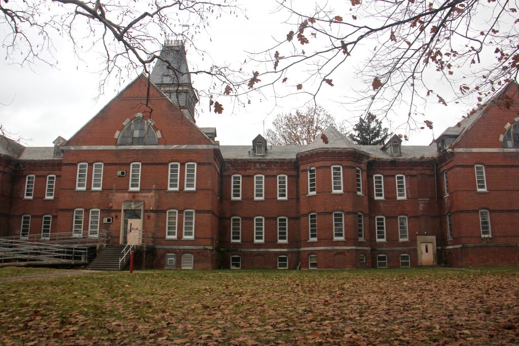 2017 12 05-e lee-norristown state hospital building 5 Building 5 on the grounds of Norristown State Hospital. (Emma Lee/WHYY)